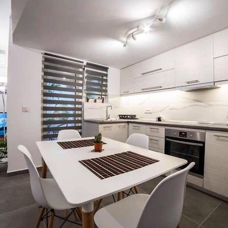 Brand New Aprt With Backyard In Lycabettus Hill ! Apartment Athens Ngoại thất bức ảnh