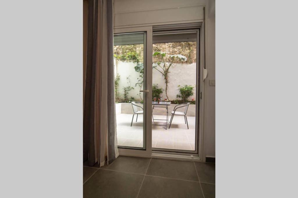 Brand New Aprt With Backyard In Lycabettus Hill ! Apartment Athens Ngoại thất bức ảnh