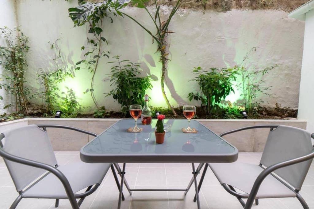 Brand New Aprt With Backyard In Lycabettus Hill ! Apartment Athens Ngoại thất bức ảnh